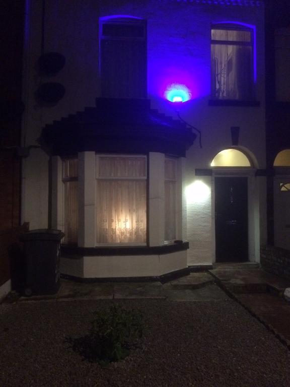 The Kingscliffe Guesthouse Manchester Bagian luar foto