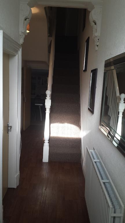The Kingscliffe Guesthouse Manchester Bagian luar foto