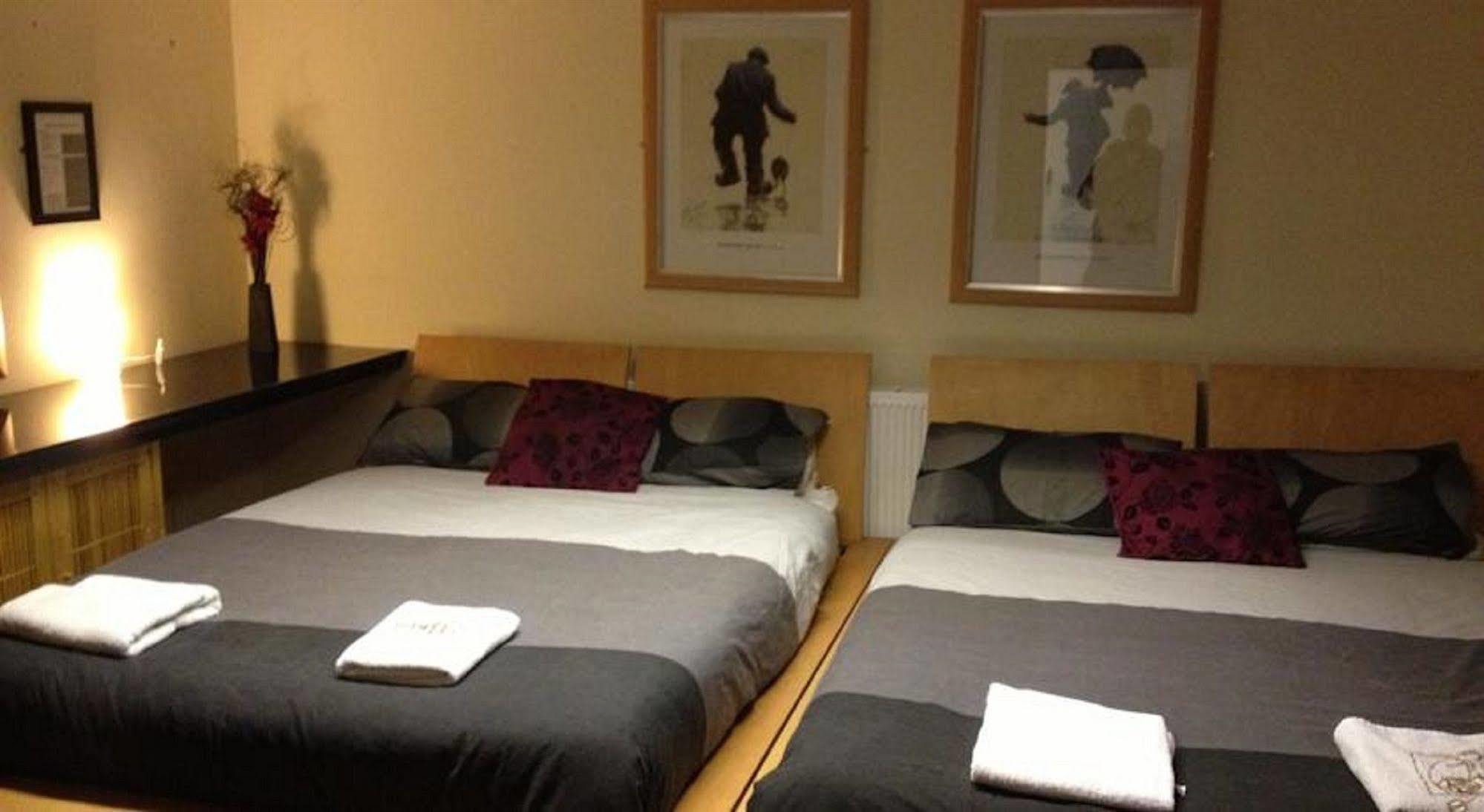 The Kingscliffe Guesthouse Manchester Bagian luar foto