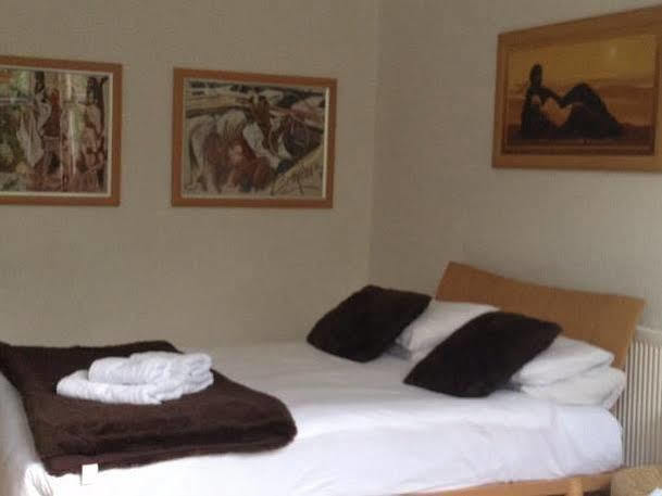 The Kingscliffe Guesthouse Manchester Bagian luar foto